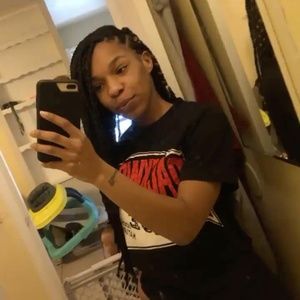 Meet your Posher, Crystal